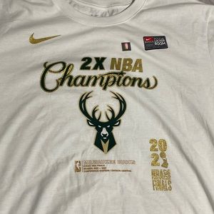 Nike NWT Milwaukee Bucks 2021 NBA Champions XXL T-Shirt